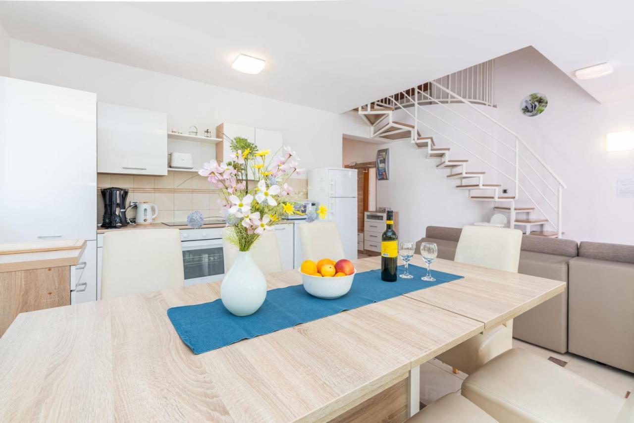 Apartment Lovorka 5 Башка Екстер'єр фото