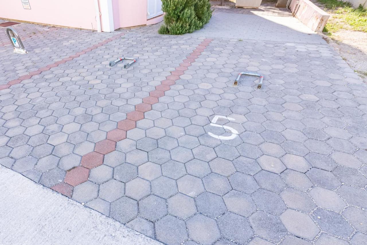 Apartment Lovorka 5 Башка Екстер'єр фото