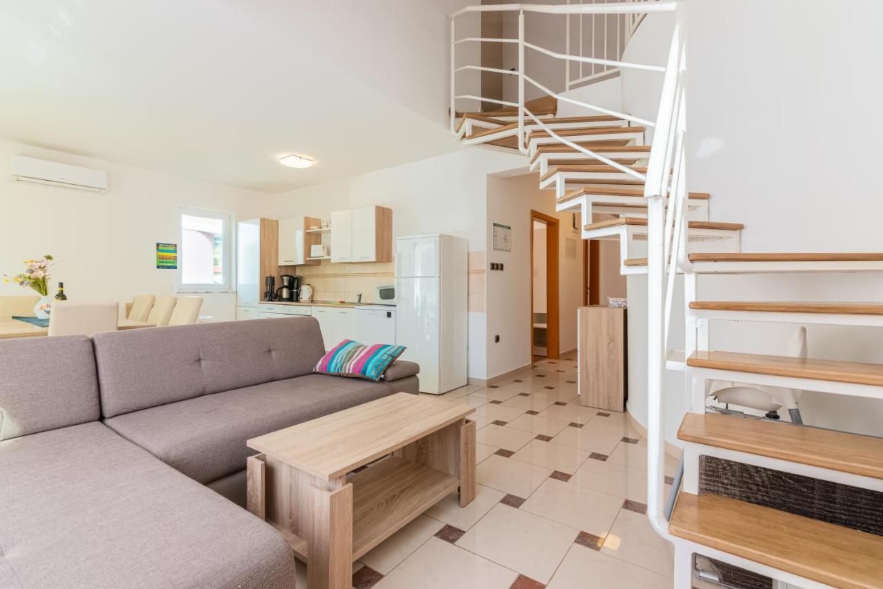 Apartment Lovorka 5 Башка Екстер'єр фото