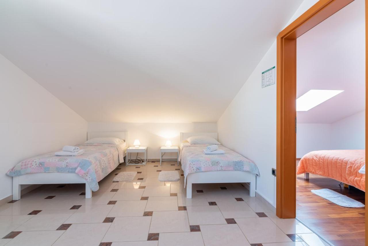 Apartment Lovorka 5 Башка Екстер'єр фото