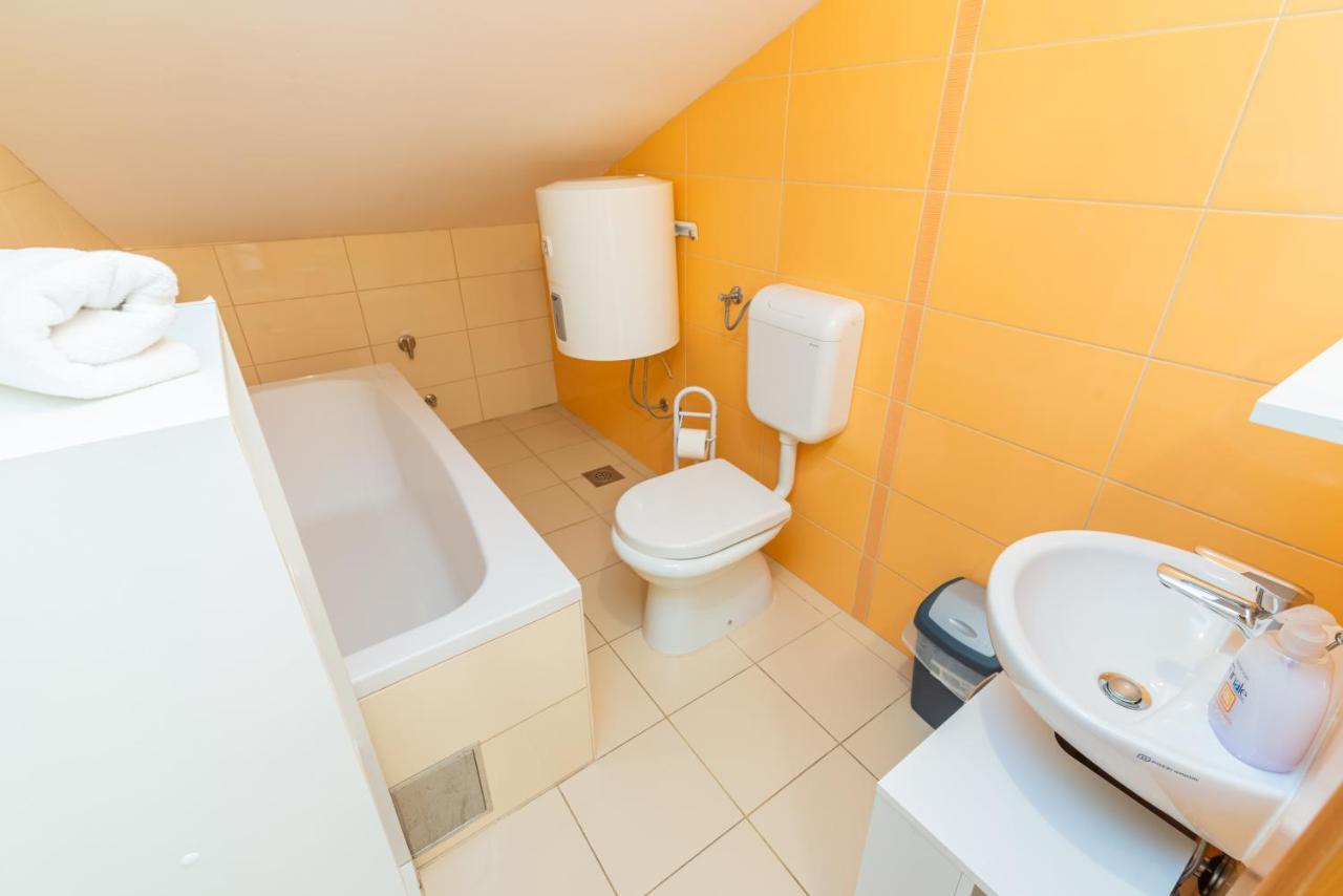 Apartment Lovorka 5 Башка Екстер'єр фото